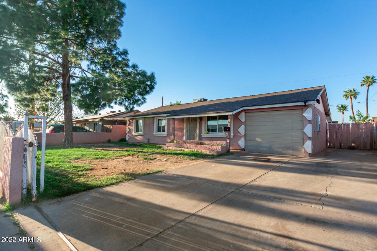 8208 W Cheery Lynn Rd., Phoenix, AZ 85033