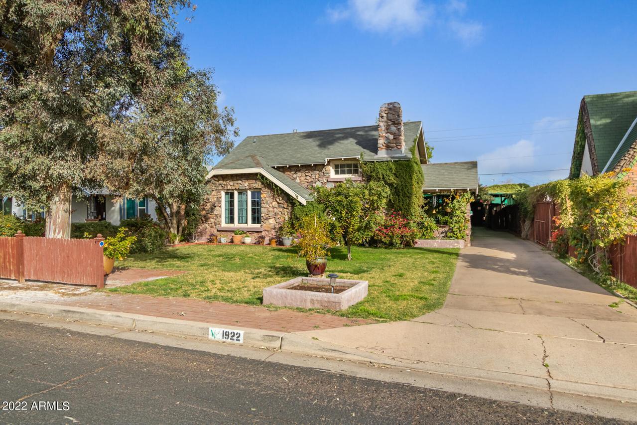 1922 W Holly St., Phoenix, AZ 85009