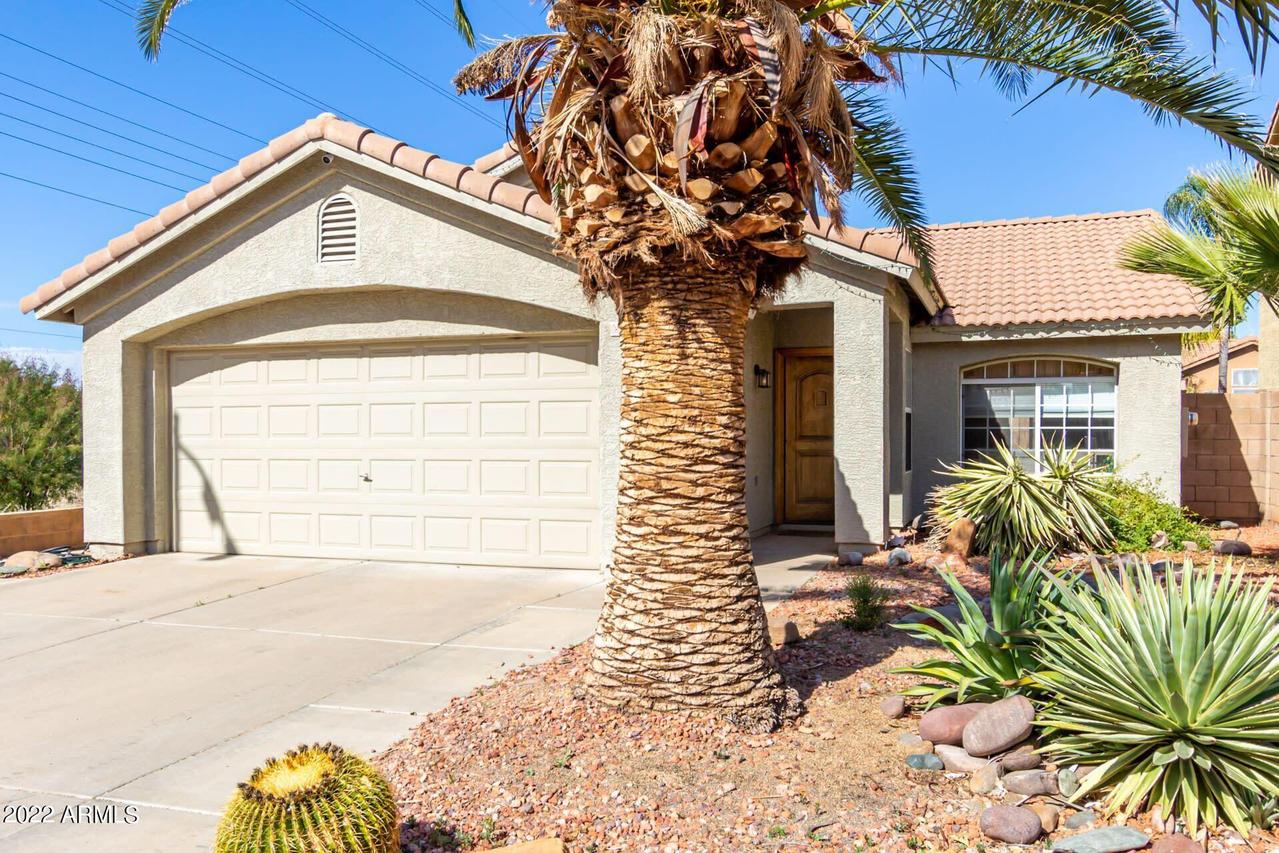 3204 E Wickieup Ln., Phoenix, AZ 85050