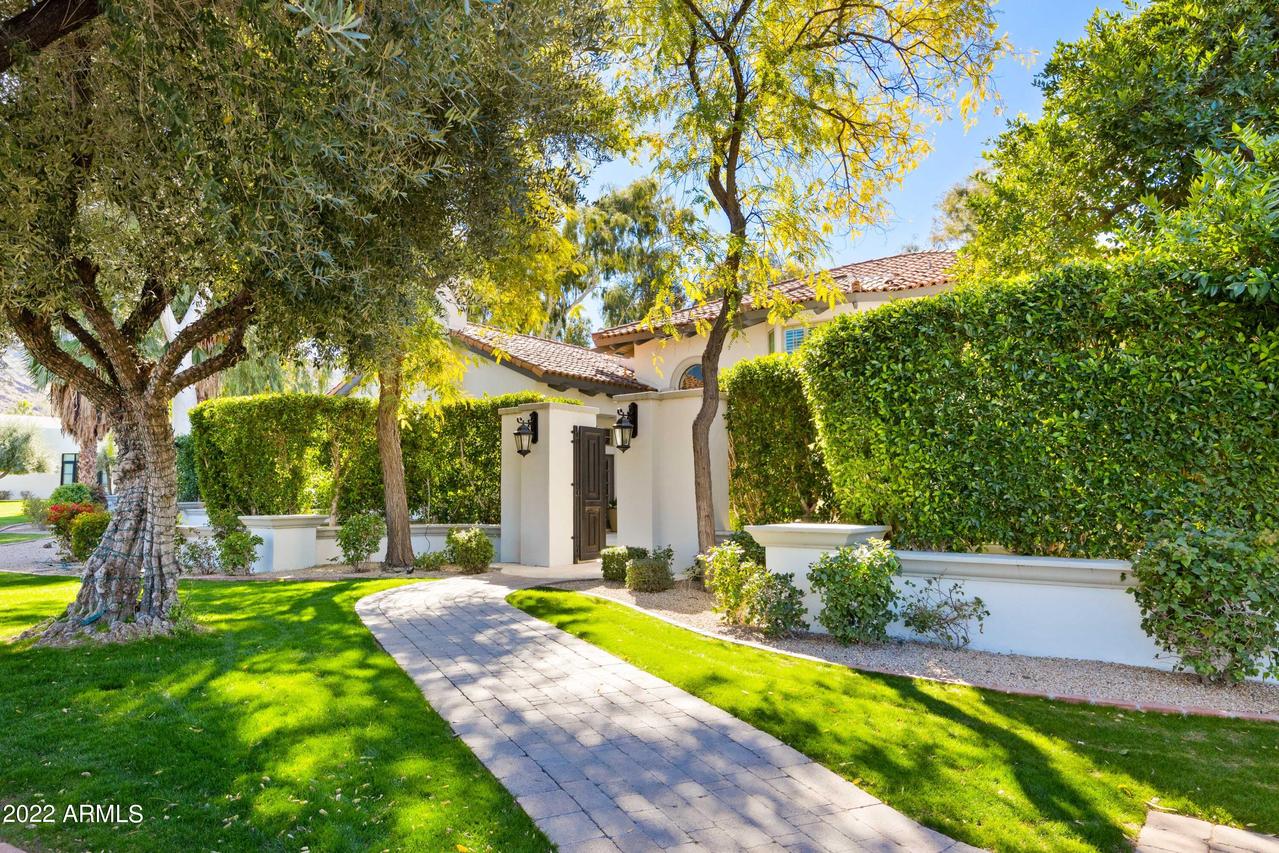 5301 E Vista Rica St., Paradise Valley, AZ 85253
