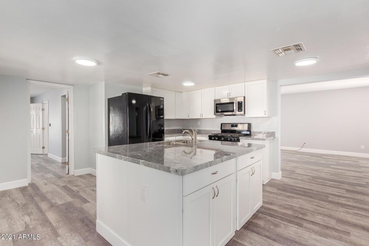 1463 E Scenic St., Apache Junction, AZ 85119