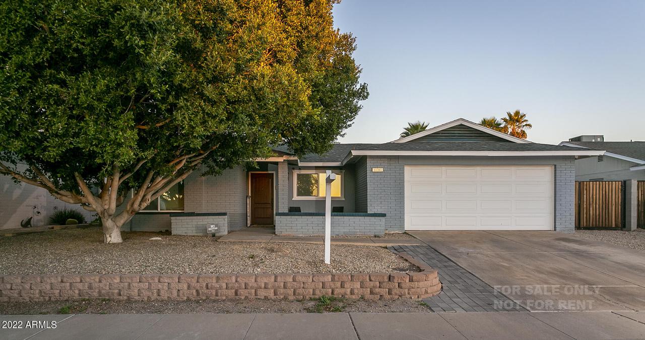 11207 N 51st Dr., Glendale, AZ 85304