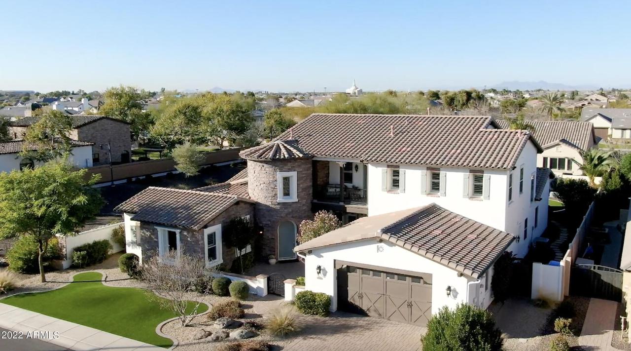 2822 E Warbler Rd., Gilbert, AZ 85297