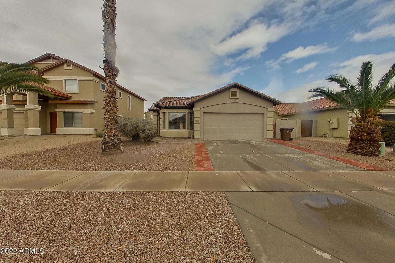 3070 E Silverbell Rd., San Tan Valley, AZ 85143