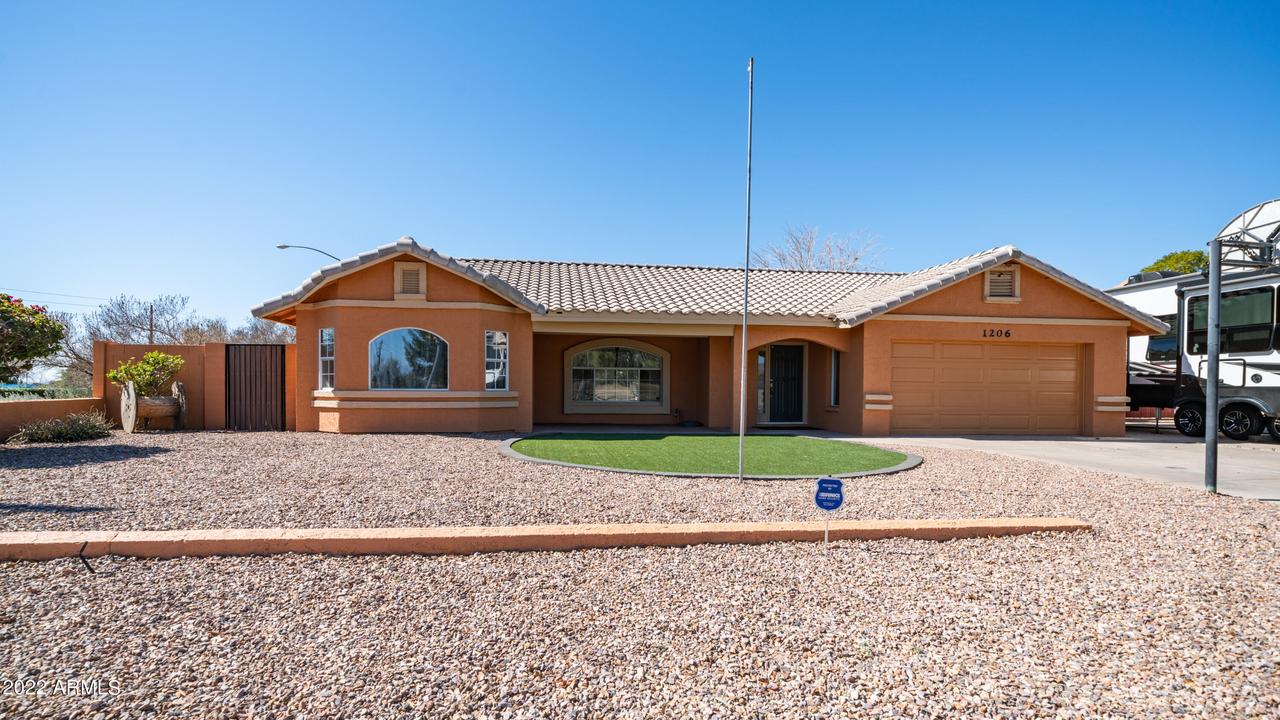 1206 N 72nd St., Mesa, AZ 85207