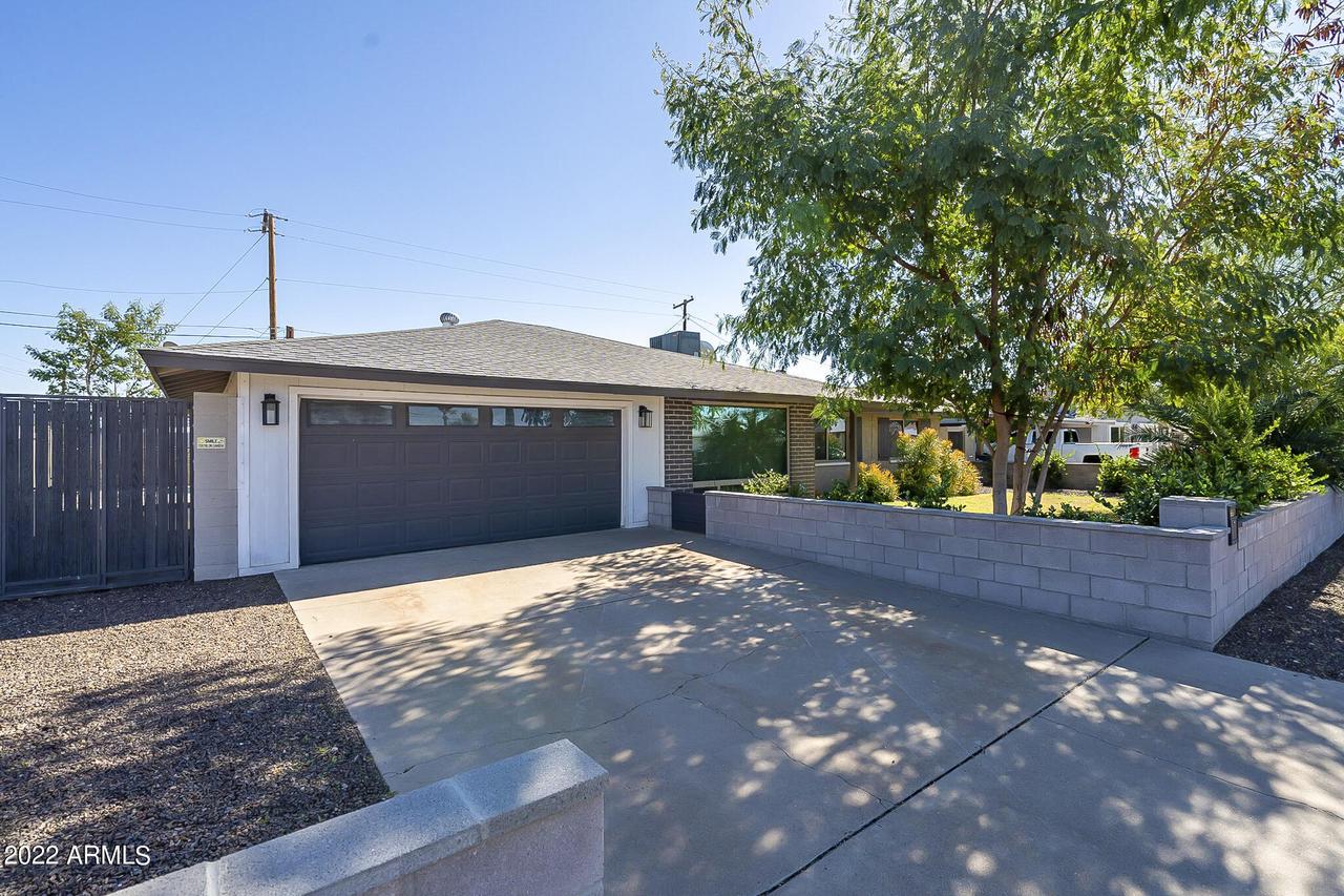 8943 N 17th Dr., Phoenix, AZ 85021