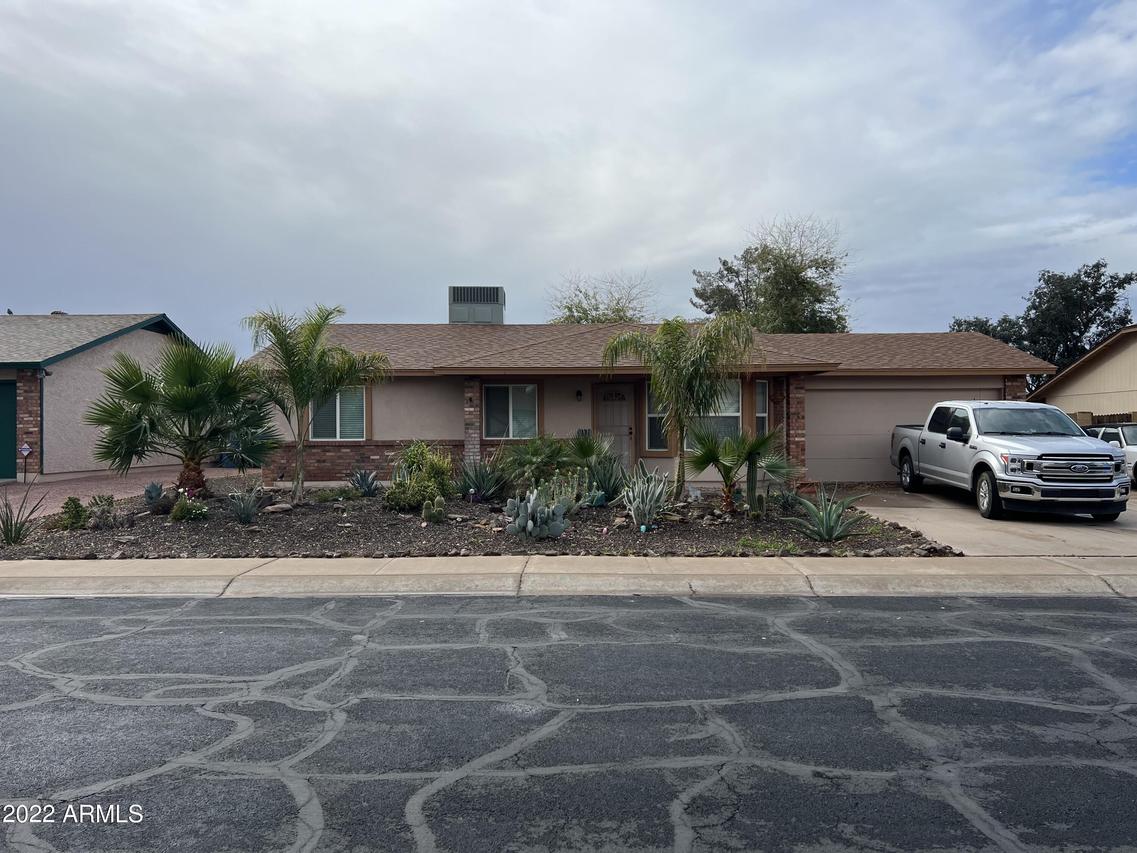 331 E Desert Ln., Gilbert, AZ 85234