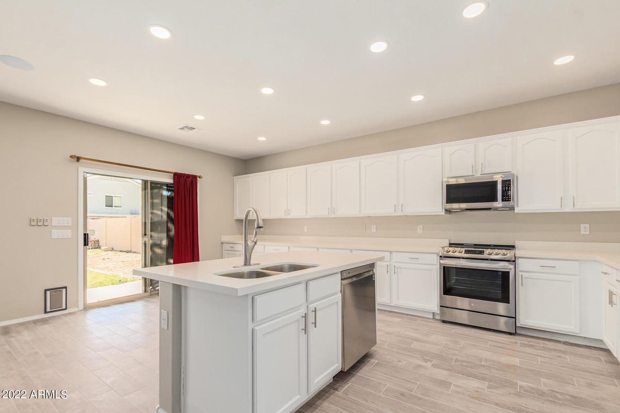 1661 E Heather Dr., San Tan Valley, AZ 85140