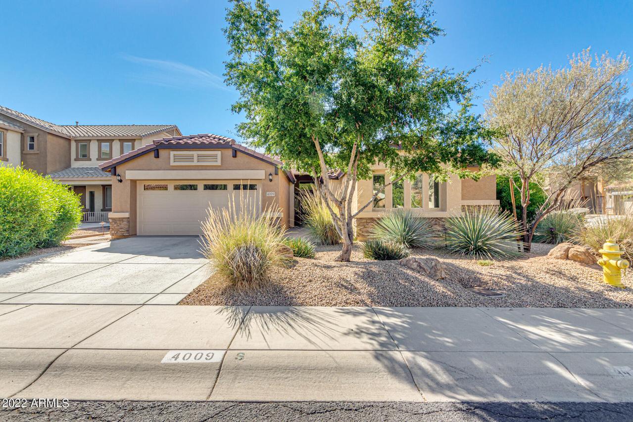 4009 E Expedition Way, Phoenix, AZ 85050
