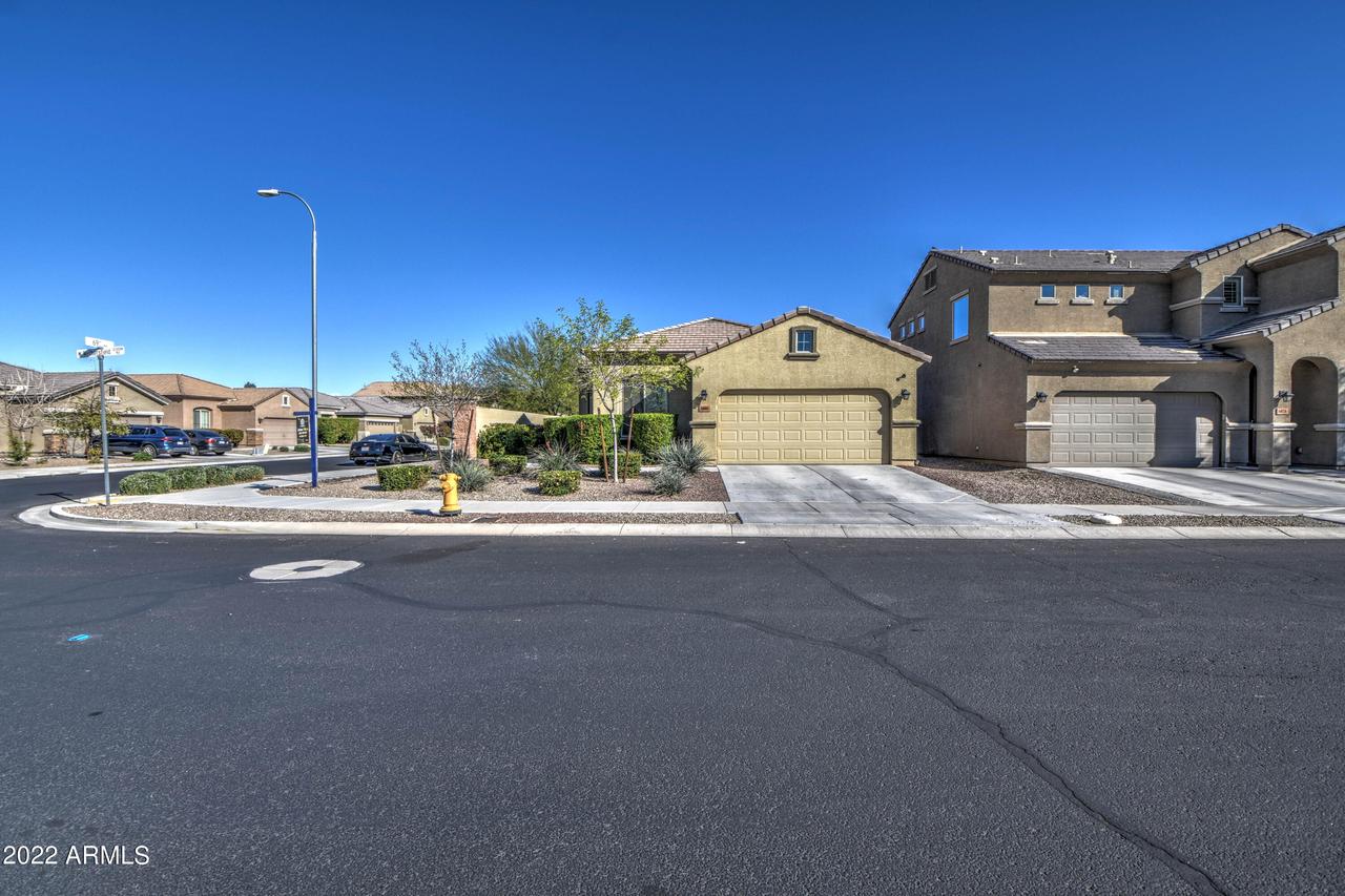 6886 W Wethersfield Rd., Peoria, AZ 85381