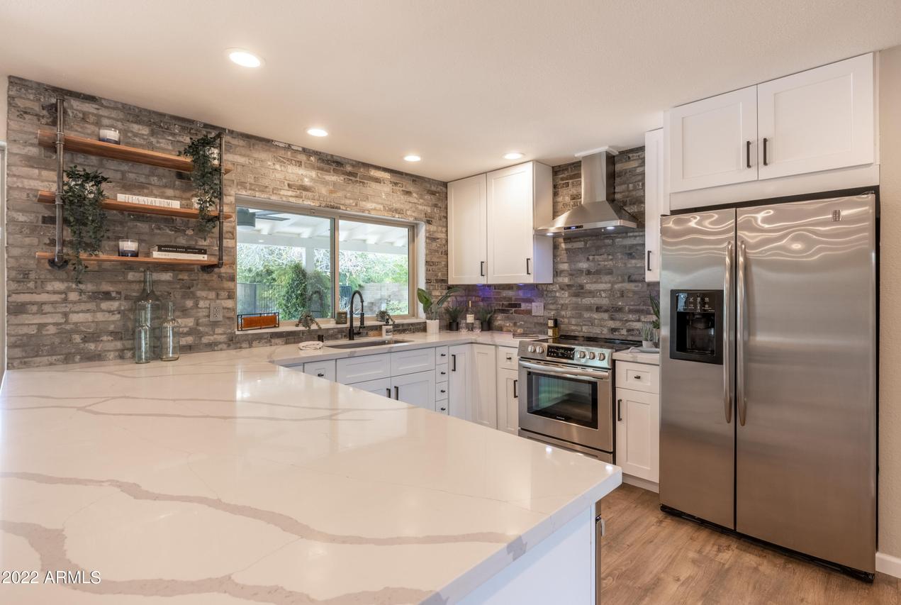 102 E Eugie Ave., Phoenix, AZ 85022