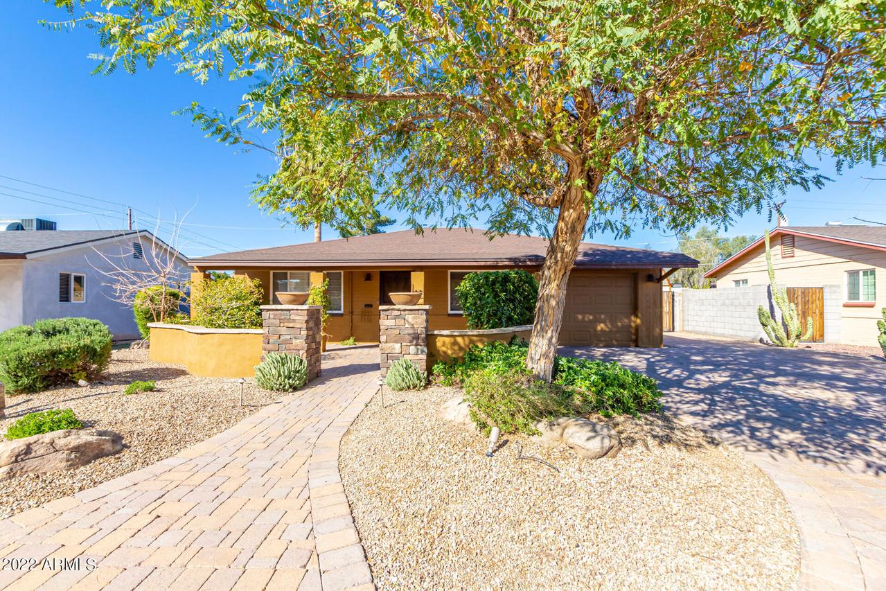 2208 E Roma Ave., Phoenix, AZ 85016