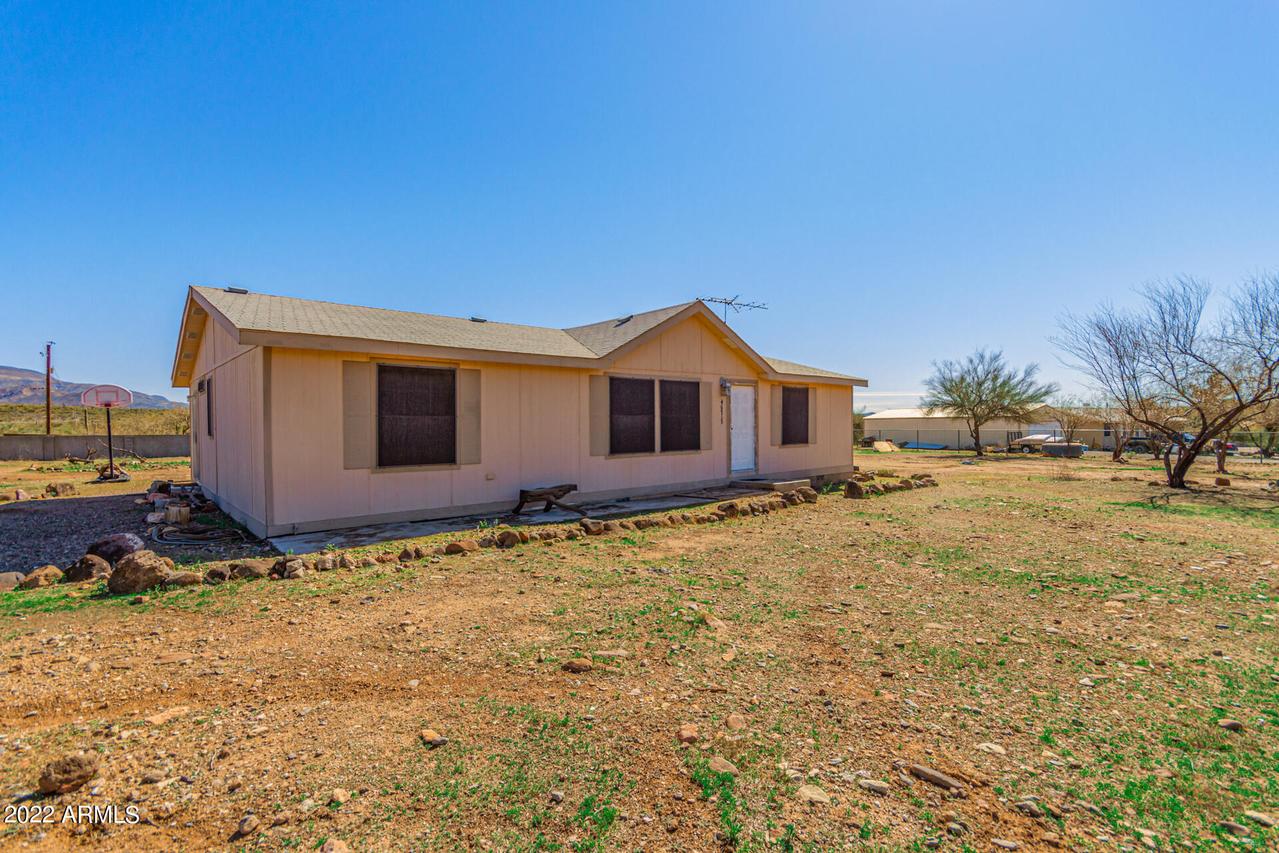 46715 N 13th Ave., New River, AZ 85087