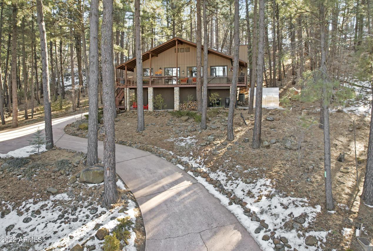 255 E Navajo Rd., Munds Park, AZ 86017