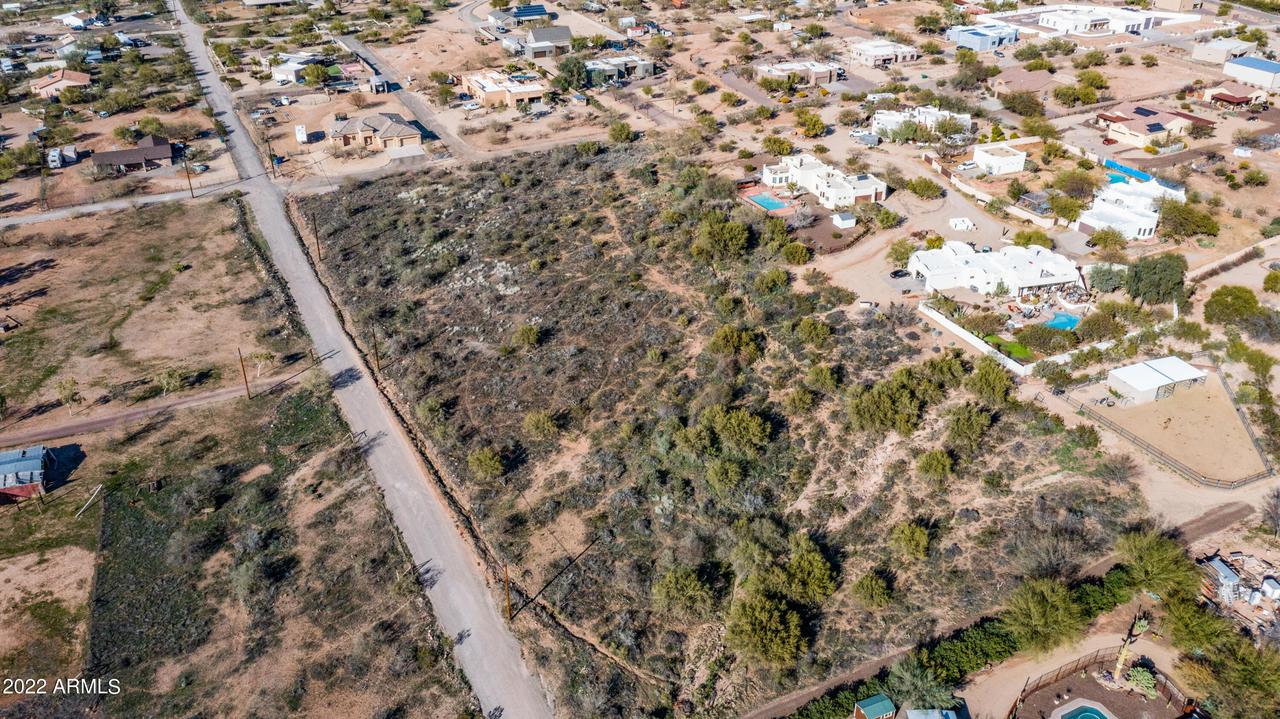 44621 N 10th Way, New River, AZ 85087