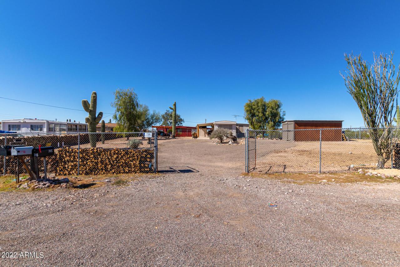726 S Starr Rd., Apache Junction, AZ 85119