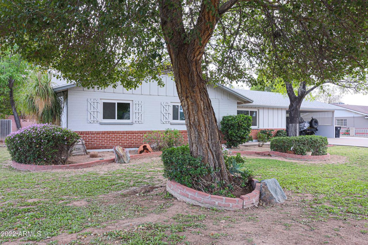 1023 W 11th St., Mesa, AZ 85201