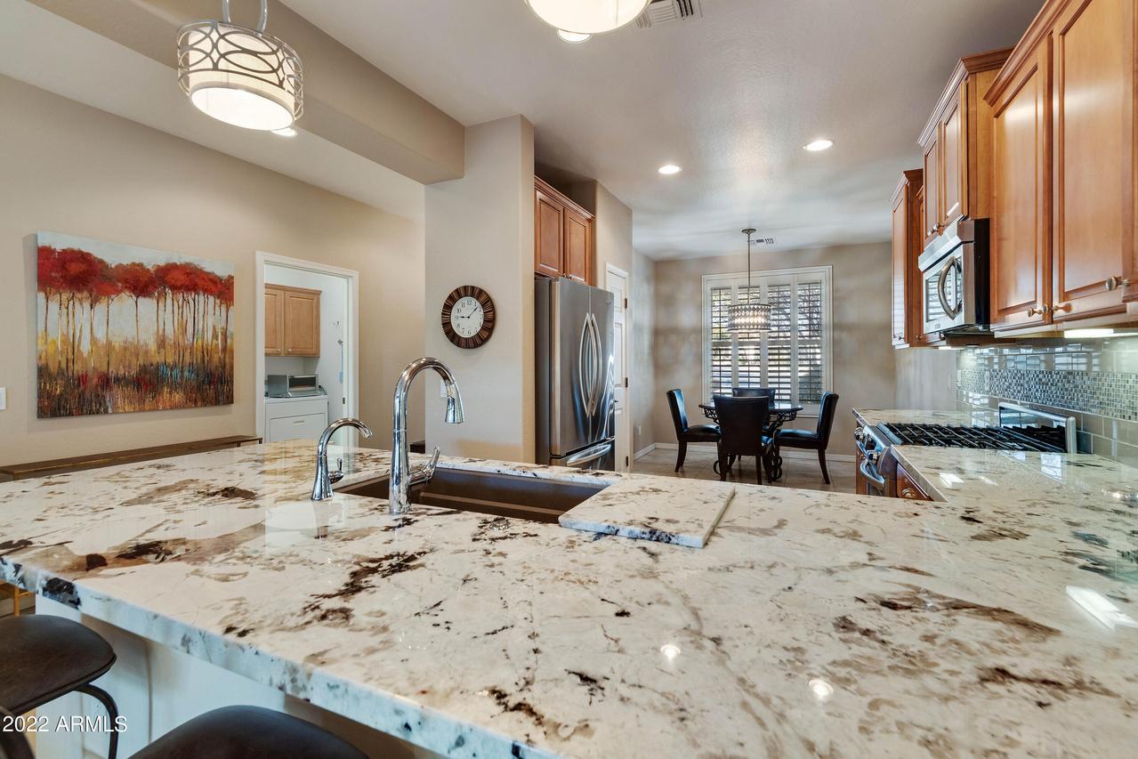 646 W Sundance Cir., San Tan Valley, AZ 85143