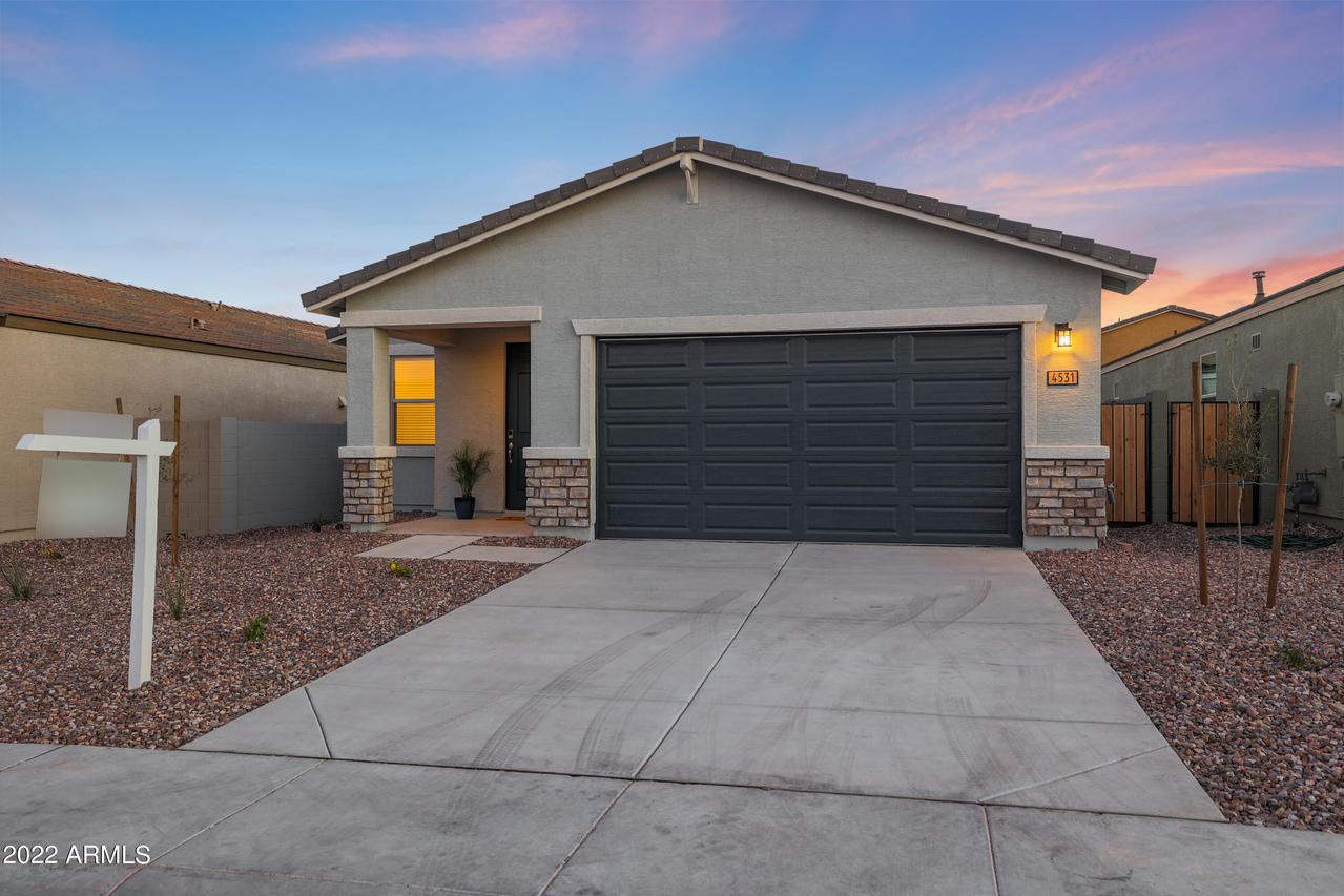 4531 W Greenleaf Dr., San Tan Valley, AZ 85144