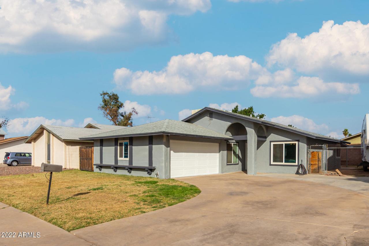 5532 W Golden Ln., Glendale, AZ 85302