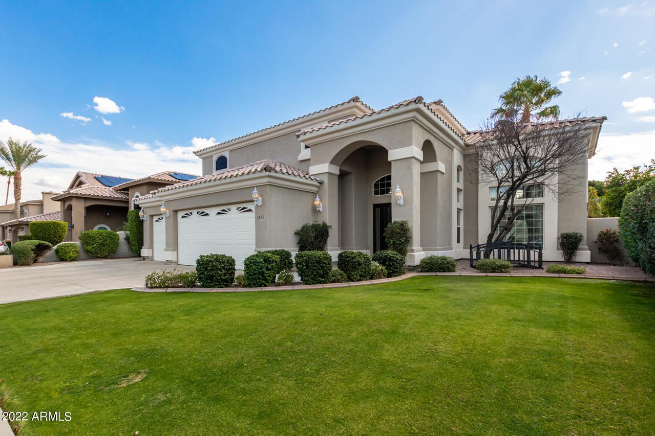 5887 W Del Lago Cir., Glendale, AZ 85308