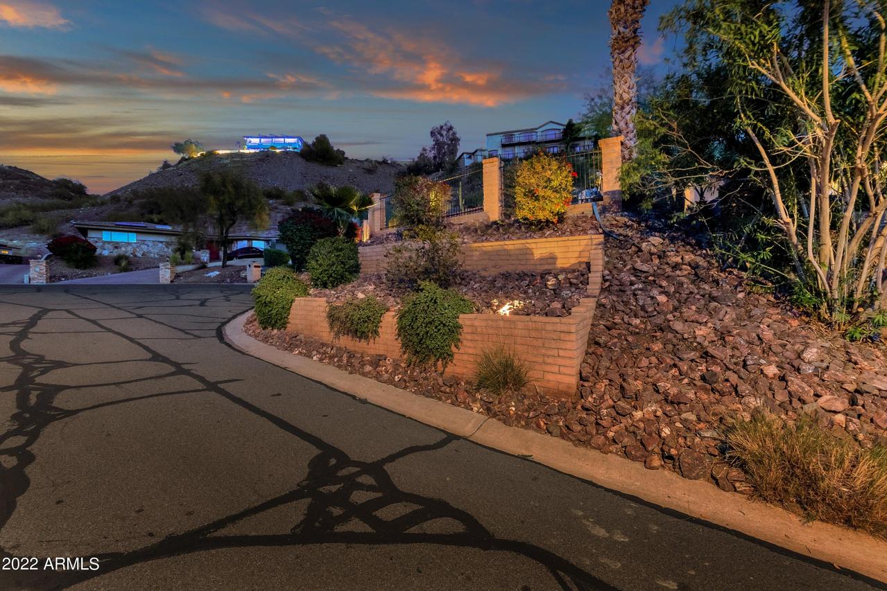 7637 N 20th St., Phoenix, AZ 85020