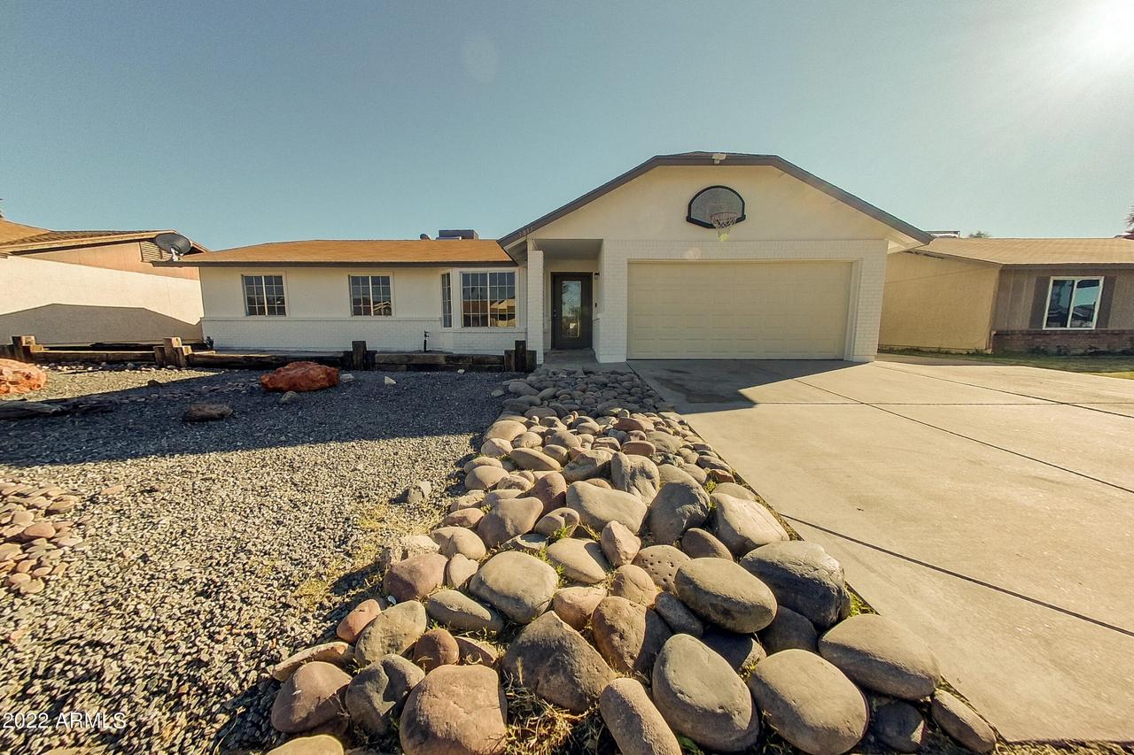 3813 E Holmes Ave., Mesa, AZ 85206