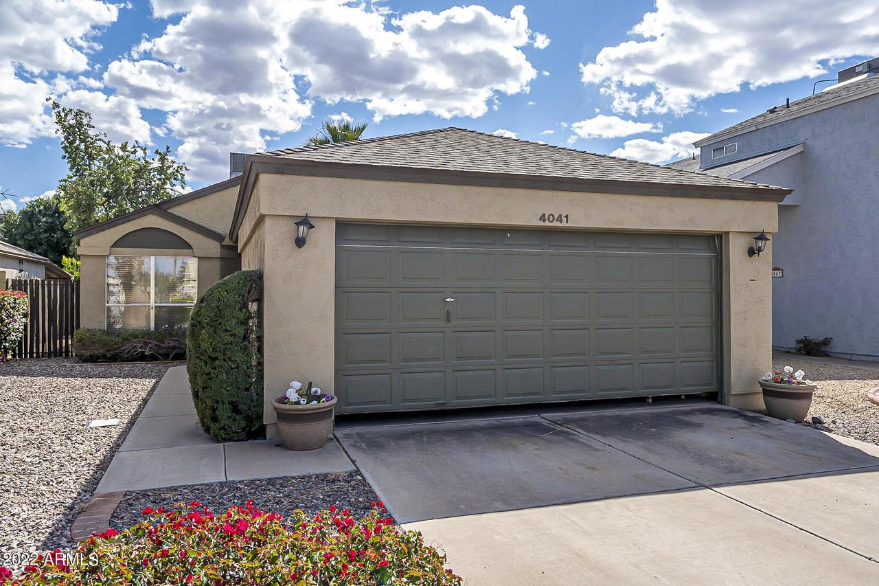 4041 W Camino Vivaz, Glendale, AZ 85310