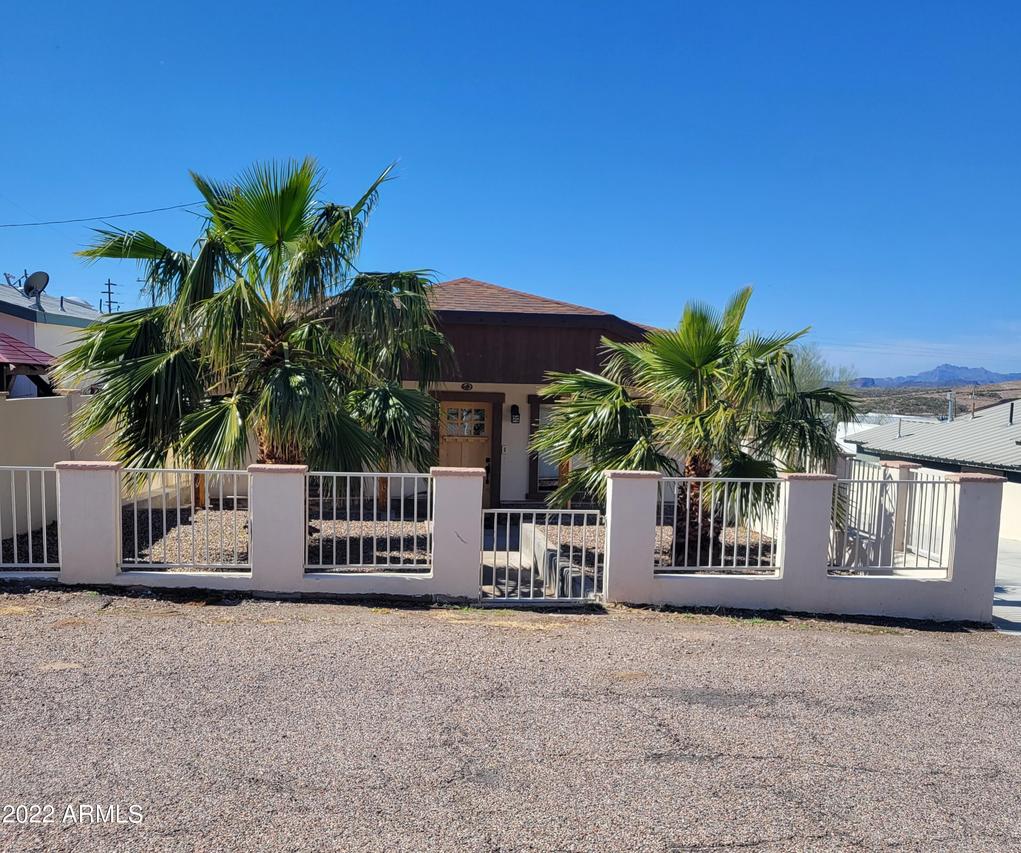 1090 S Center Ave., Superior, AZ 85173