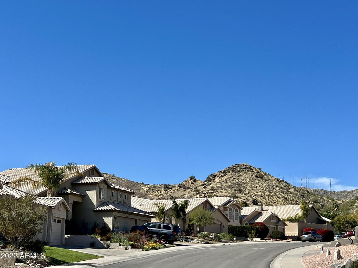 2313 E Rockledge Rd., Phoenix, AZ 85048