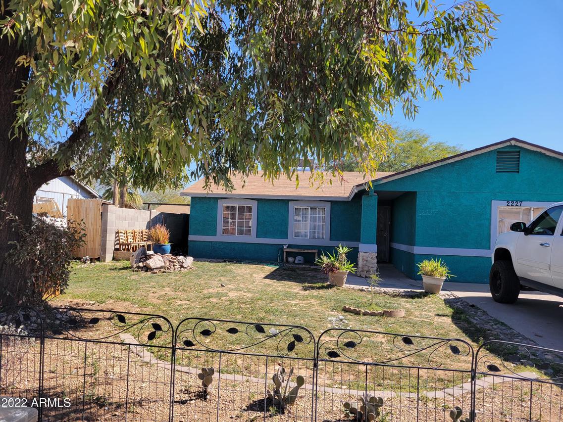 2227 N 69th Ave., Phoenix, AZ 85035