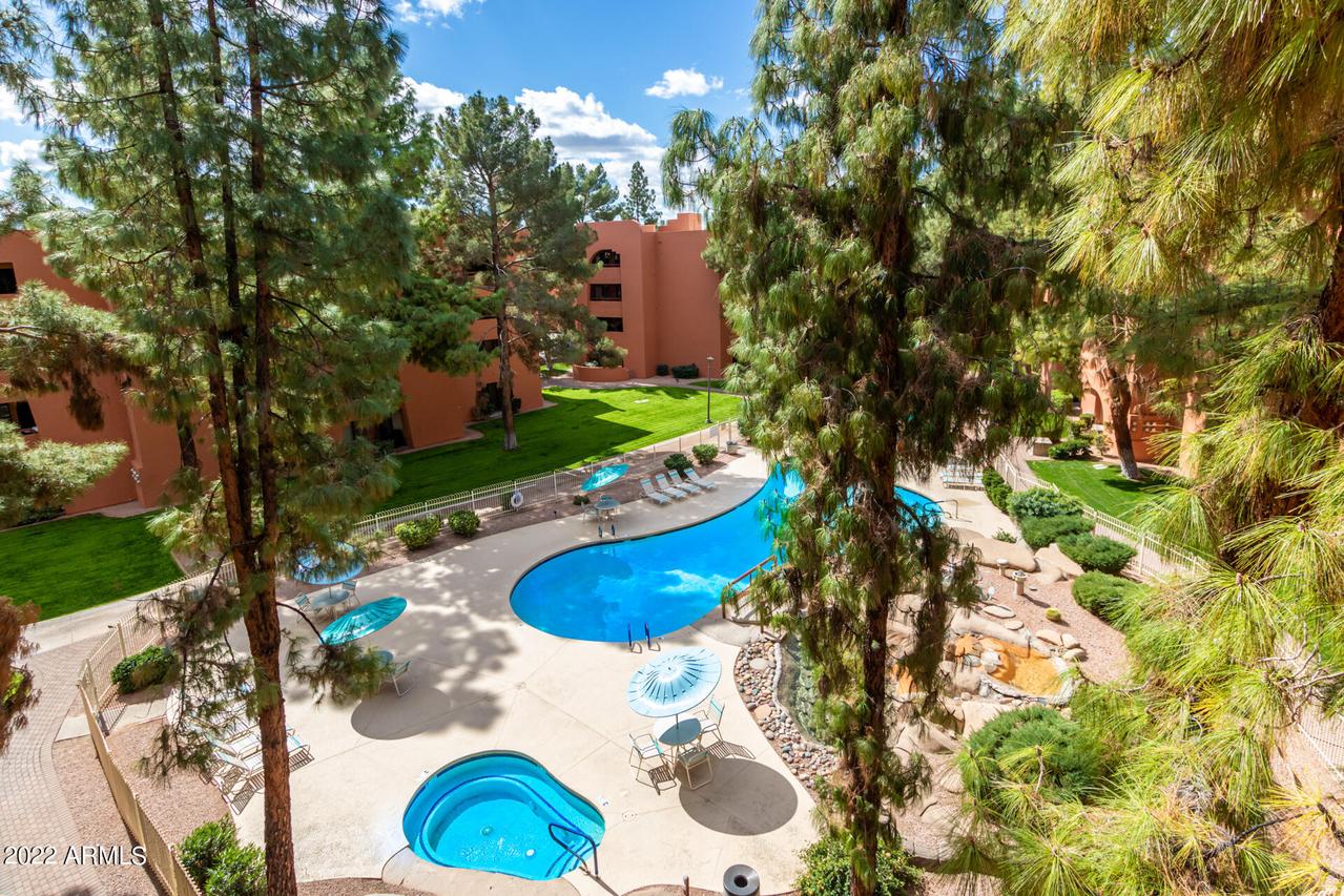 12222 N Paradise Village Pkwy. #405, Phoenix, AZ 85032