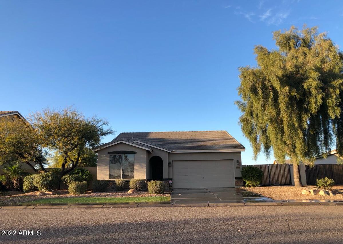 1868 W Wrangler Way, Queen Creek, AZ 85144