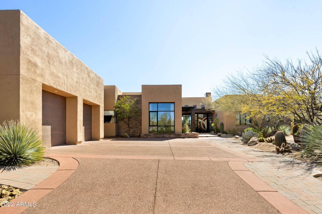 8300 E Dixileta Dr. #212, Scottsdale, AZ 85266