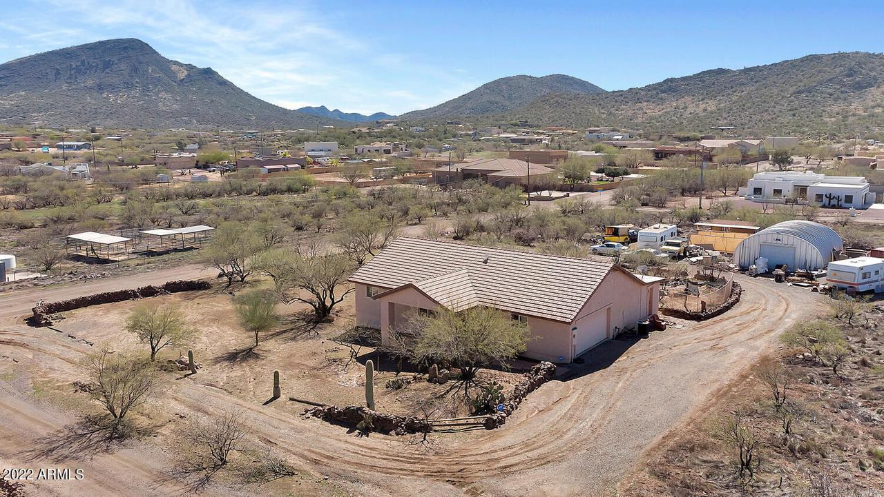 43208 N 12th St., New River, AZ 85087