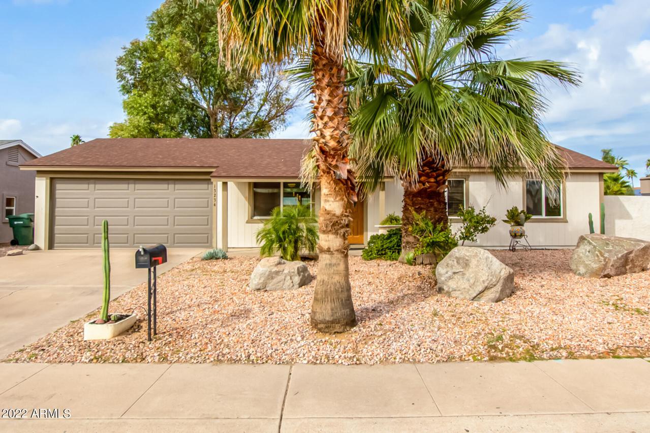 13234 N 38th St., Phoenix, AZ 85032