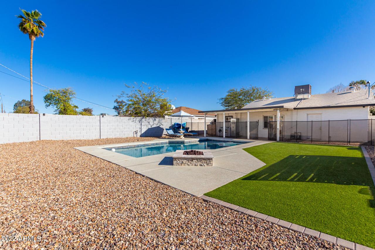 2016 W Holly St., Phoenix, AZ 85009
