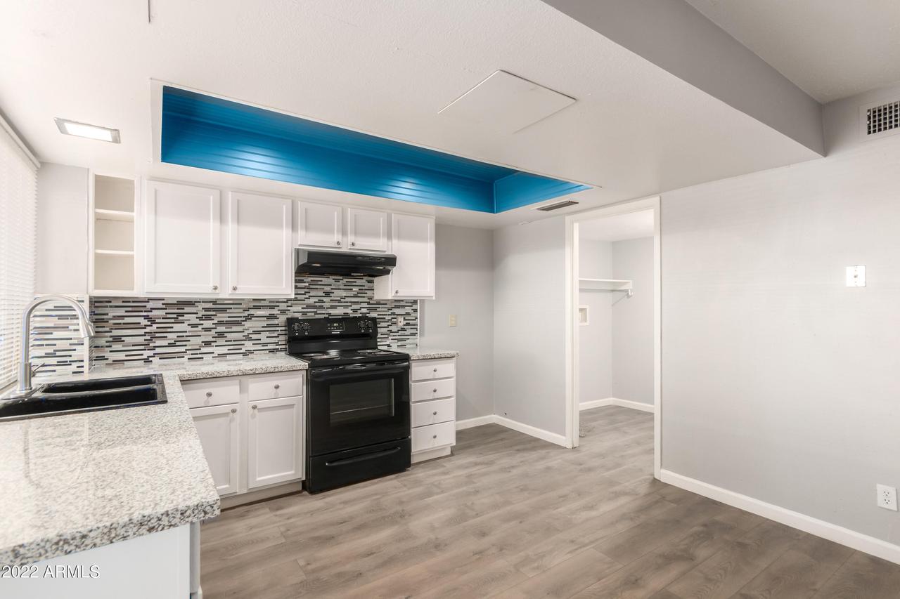 1905 W Hazelwood Pkwy., Phoenix, AZ 85015