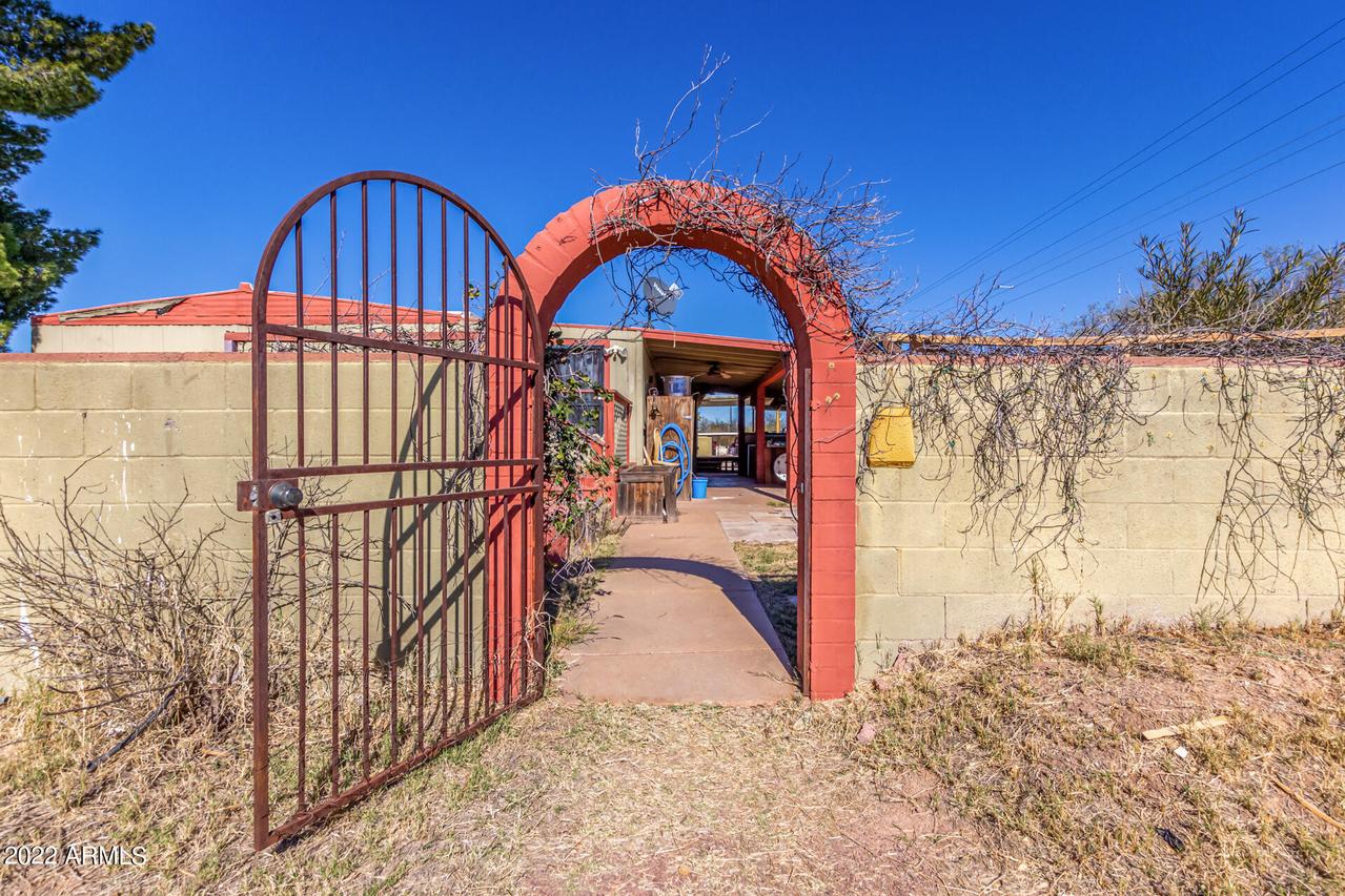 8750 S Nogales Hwy. #2, Tucson, AZ 85756