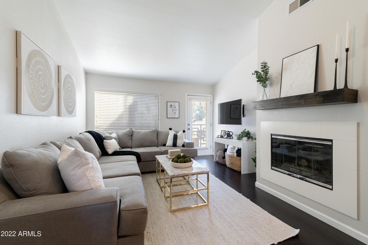 4848 N 36th St. #207, Phoenix, AZ 85018