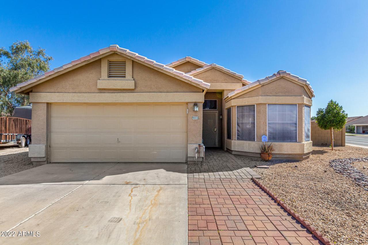 9002 W Palm Ln., Phoenix, AZ 85037