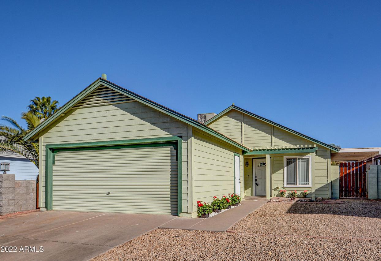 6414 W Saguaro Dr., Glendale, AZ 85304
