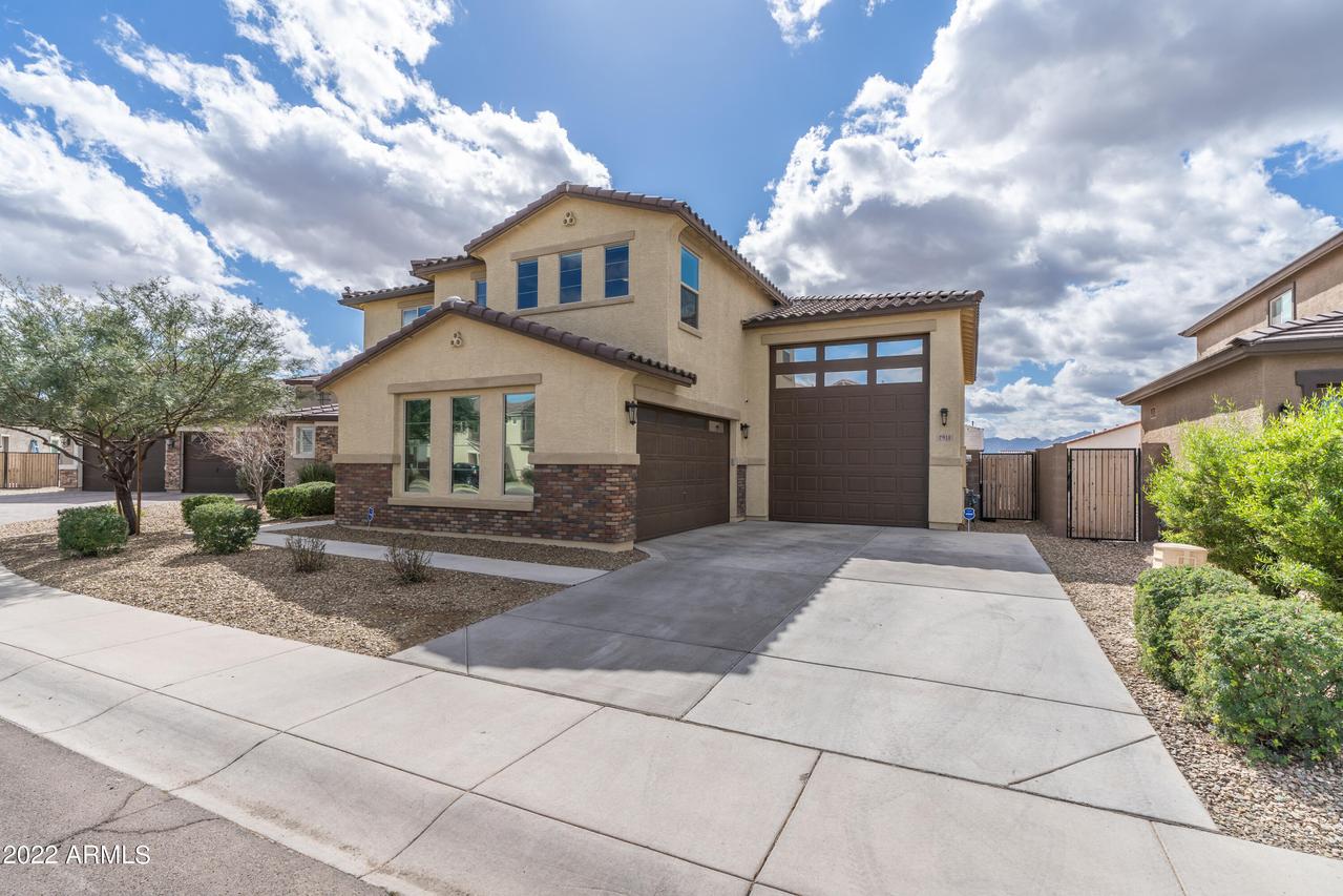 7911 W Atlantis Way, Phoenix, AZ 85043