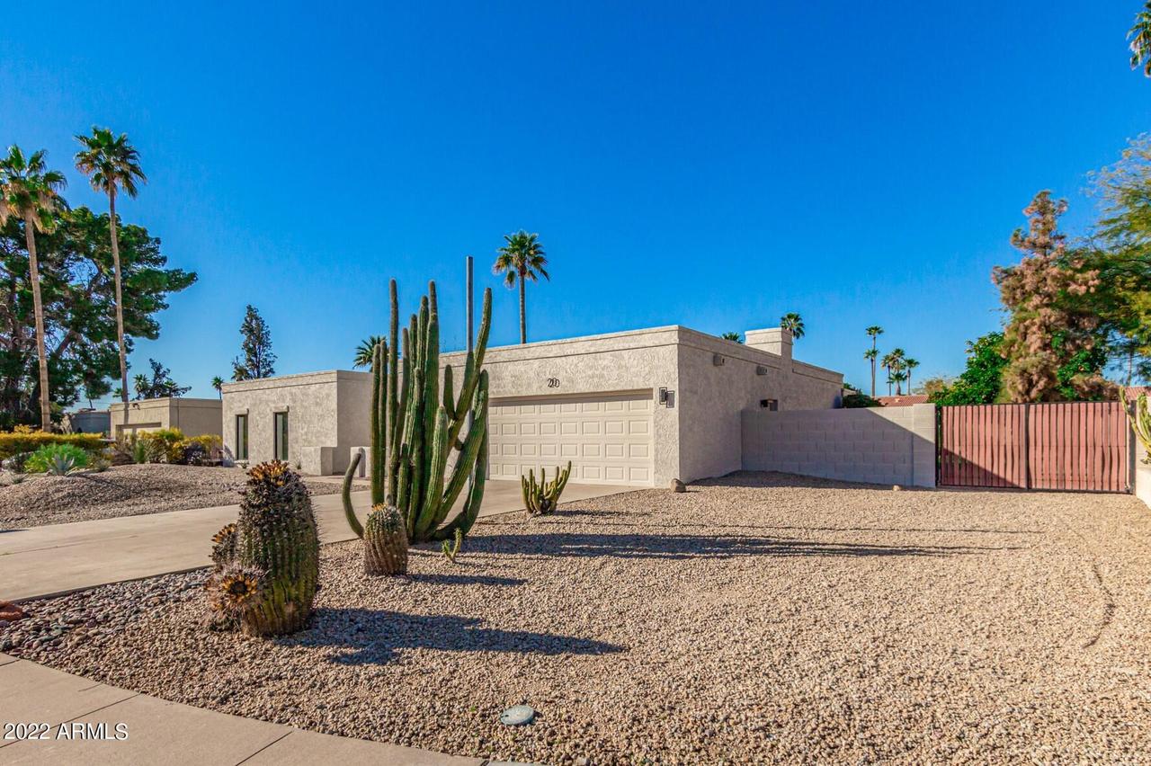 20 E Seminole Dr., Phoenix, AZ 85022