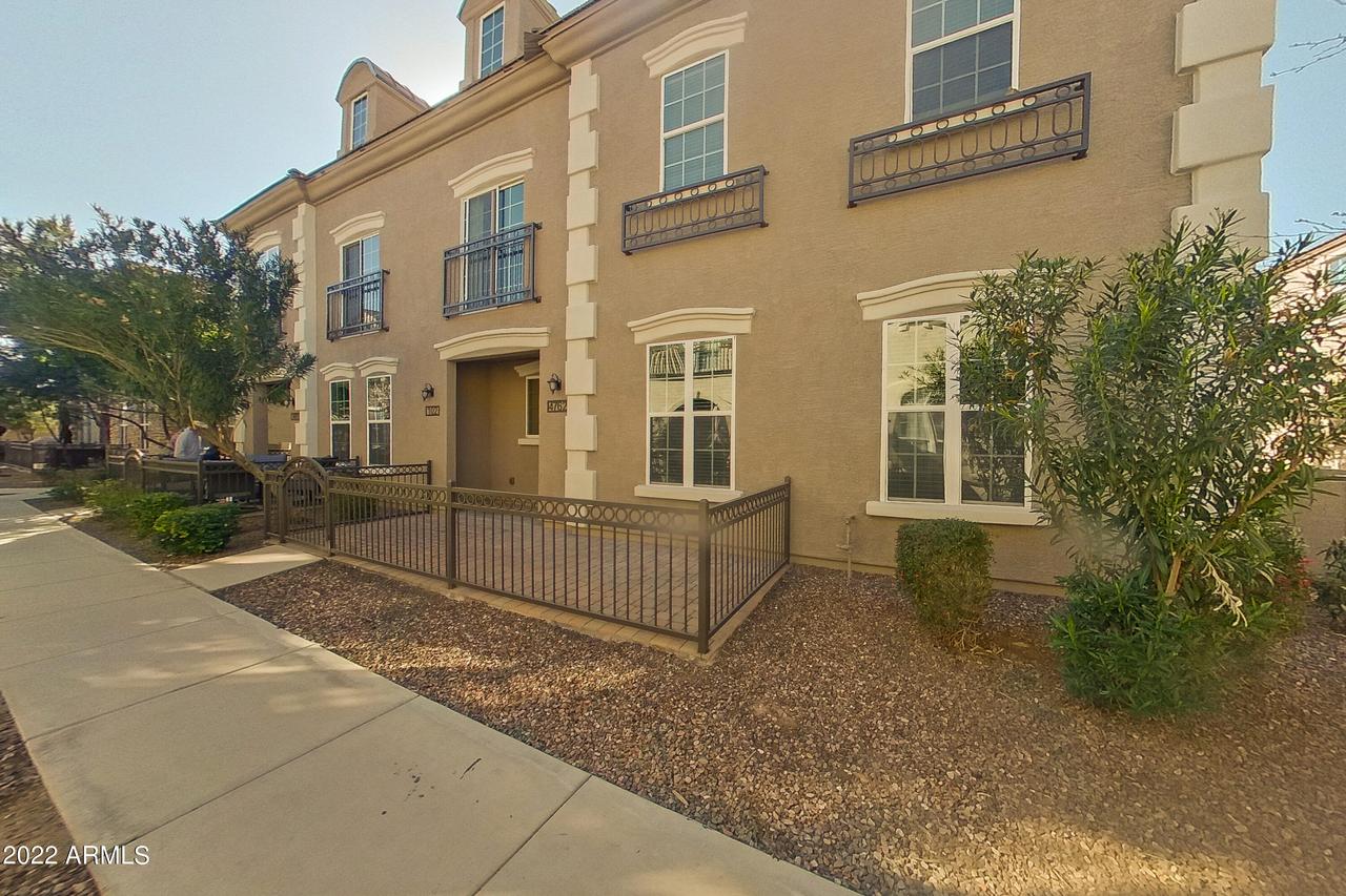 4762 E Portola Valley Dr. #102, Gilbert, AZ 85297