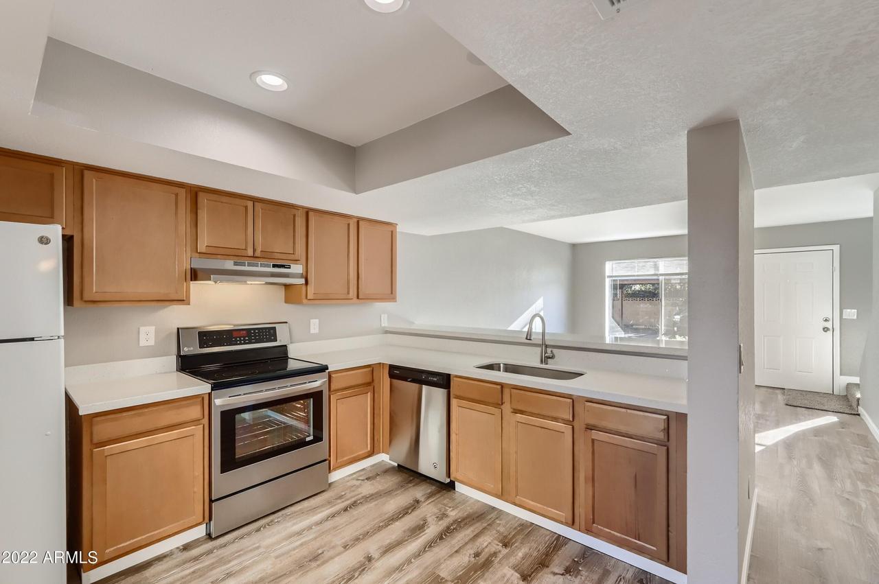 4828 W Orangewood Ave. #116, Glendale, AZ 85301