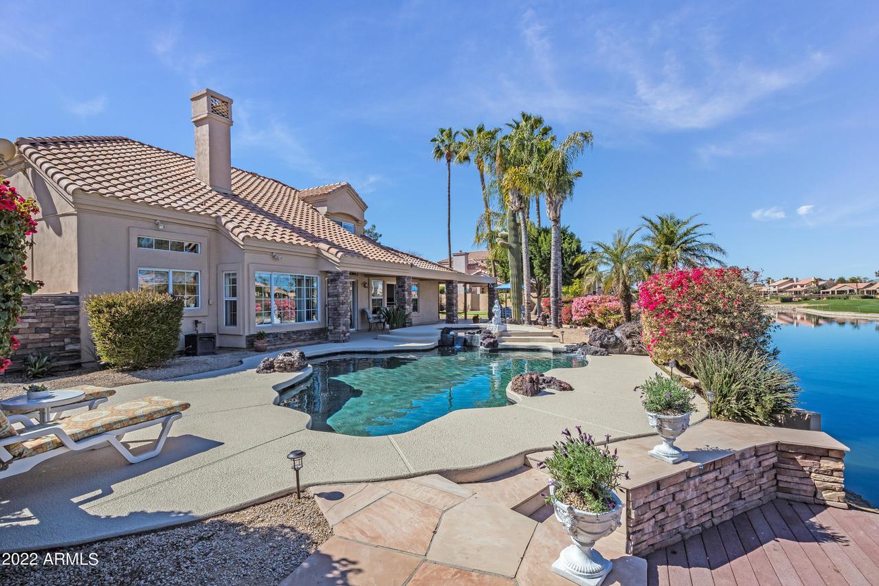2022 W Peninsula Cir., Chandler, AZ 85248