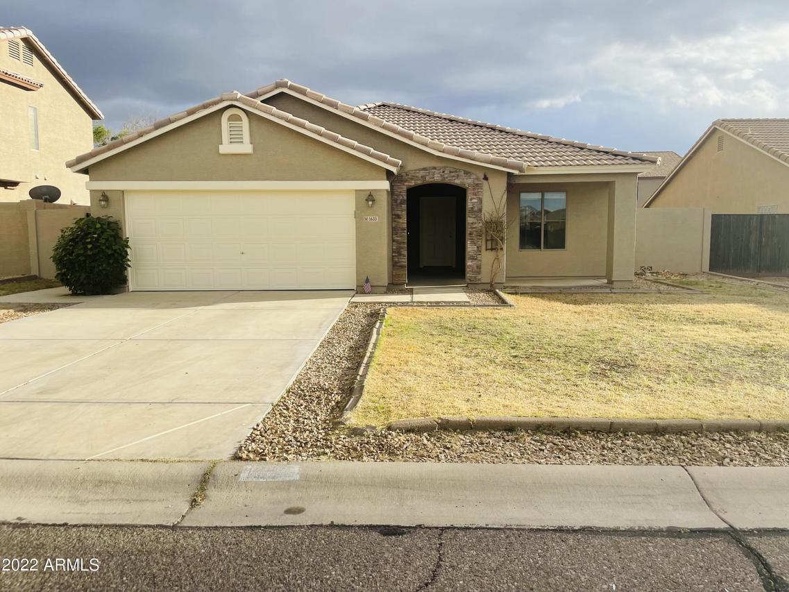 1633 E Santa Fiore St., San Tan Valley, AZ 85140