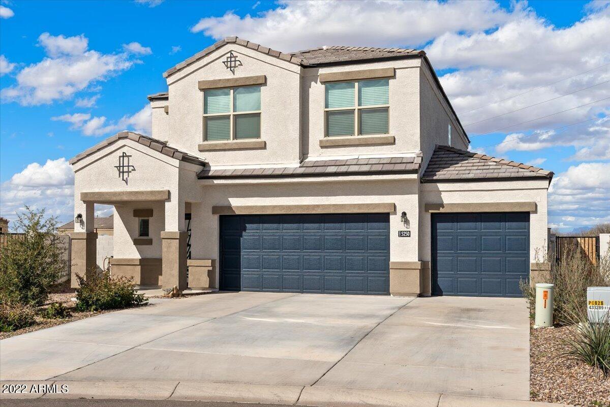 5250 E Wallace Way, San Tan Valley, AZ 85143