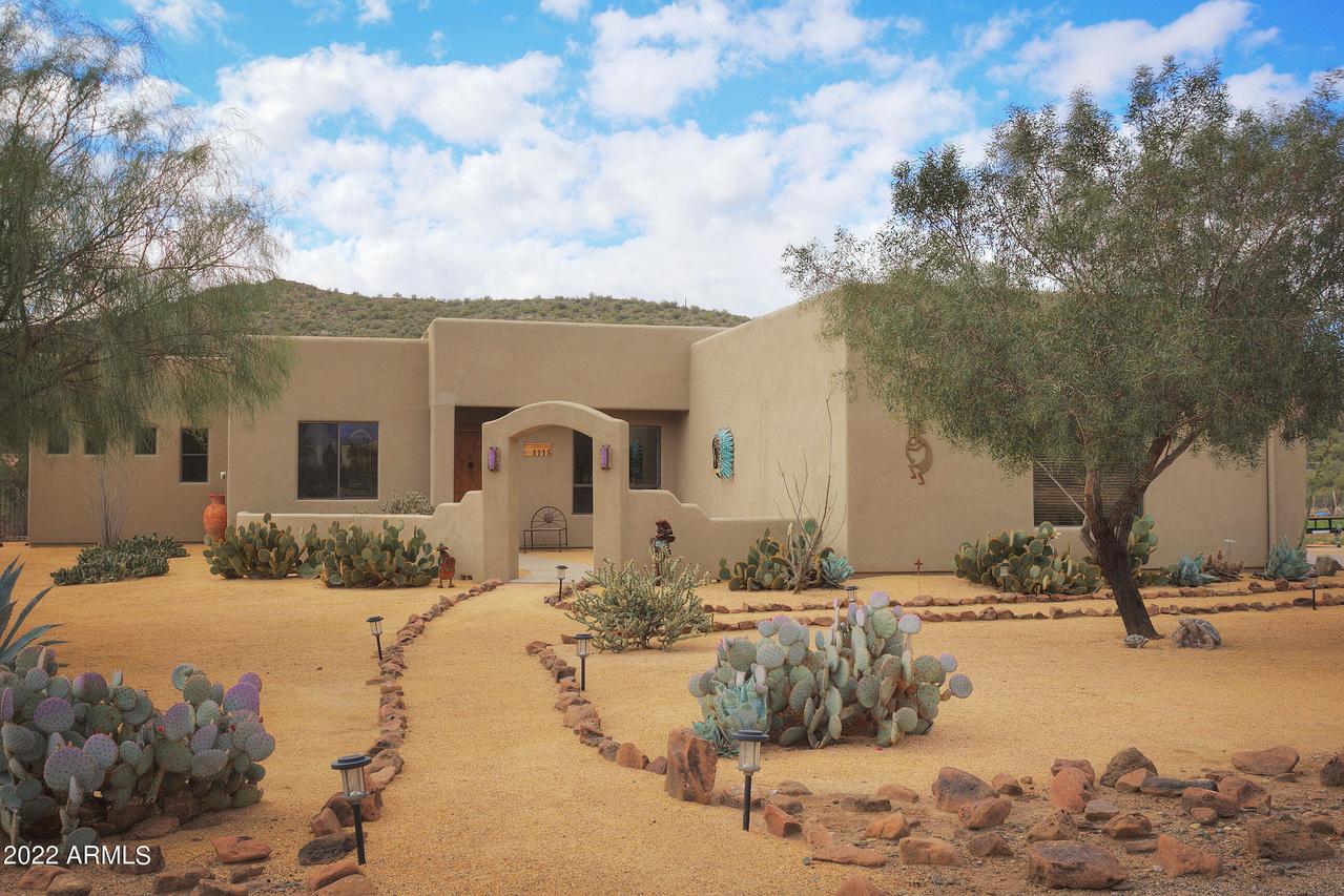 1115 E Magellan Dr., New River, AZ 85087